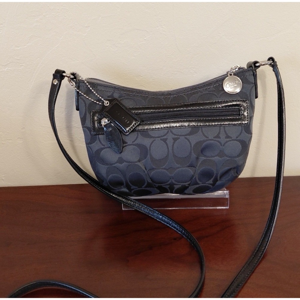 Vintage Y2K Coach Soho Mini Pleated Crossbody Black Signature Jacquard Bag EUC
